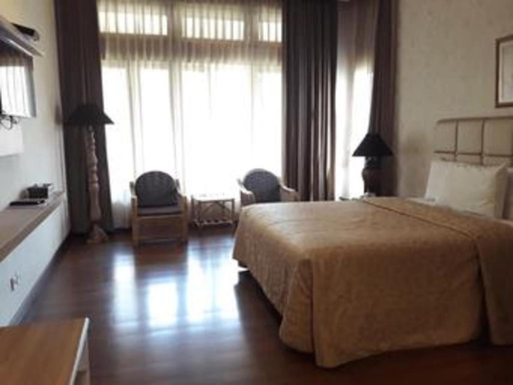La Oma Hotel Лембанг Екстериор снимка
