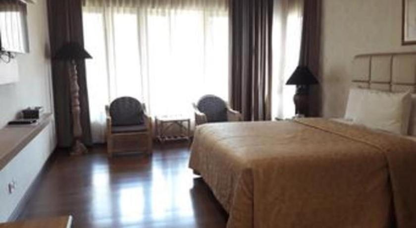 La Oma Hotel Лембанг Екстериор снимка