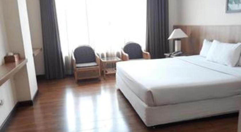 La Oma Hotel Лембанг Екстериор снимка